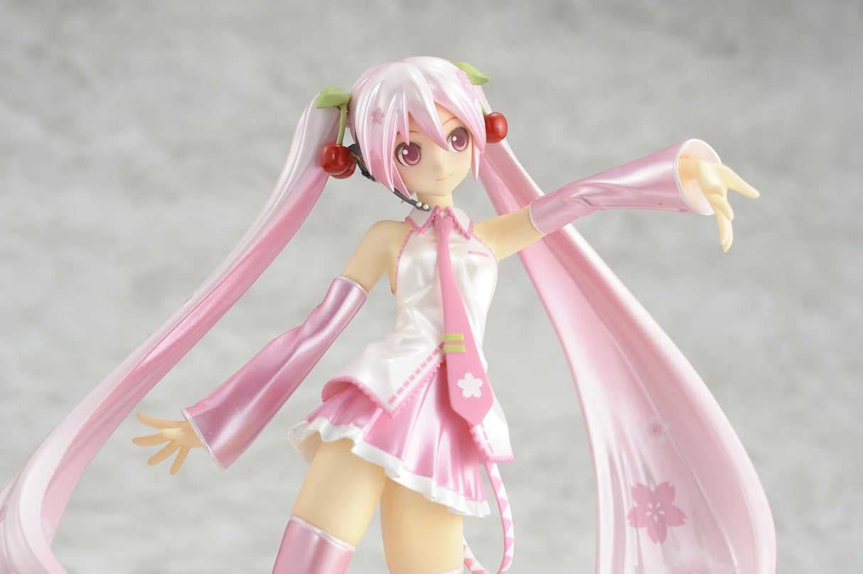 Hatsune Miku "Character Vocal Series 01 Hatsune Miku" with 1/10 Sakura Miku feat KEI