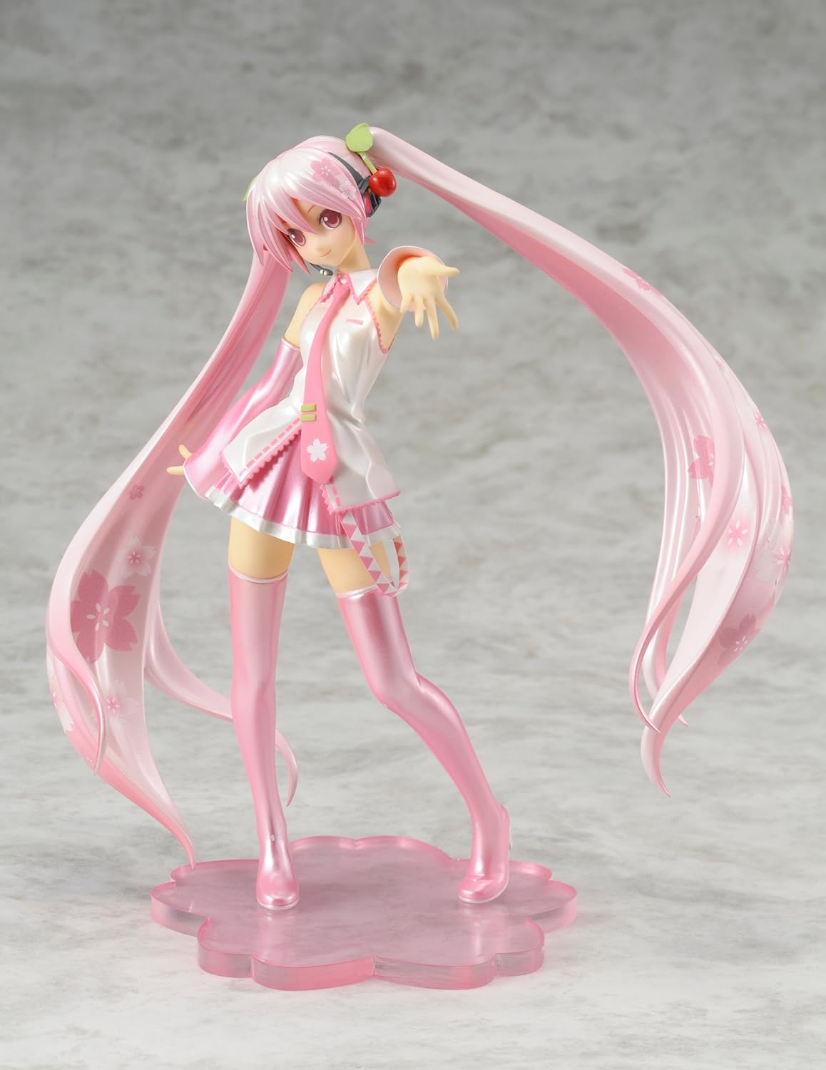 Hatsune Miku "Character Vocal Series 01 Hatsune Miku" with 1/10 Sakura Miku feat KEI